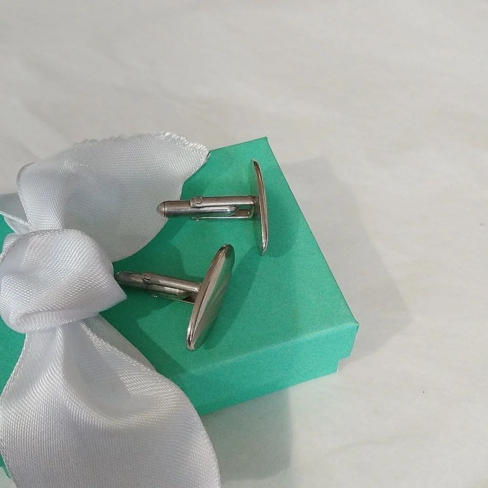 Swank Silver tone Oval w/ Fan Florish Cuff Links